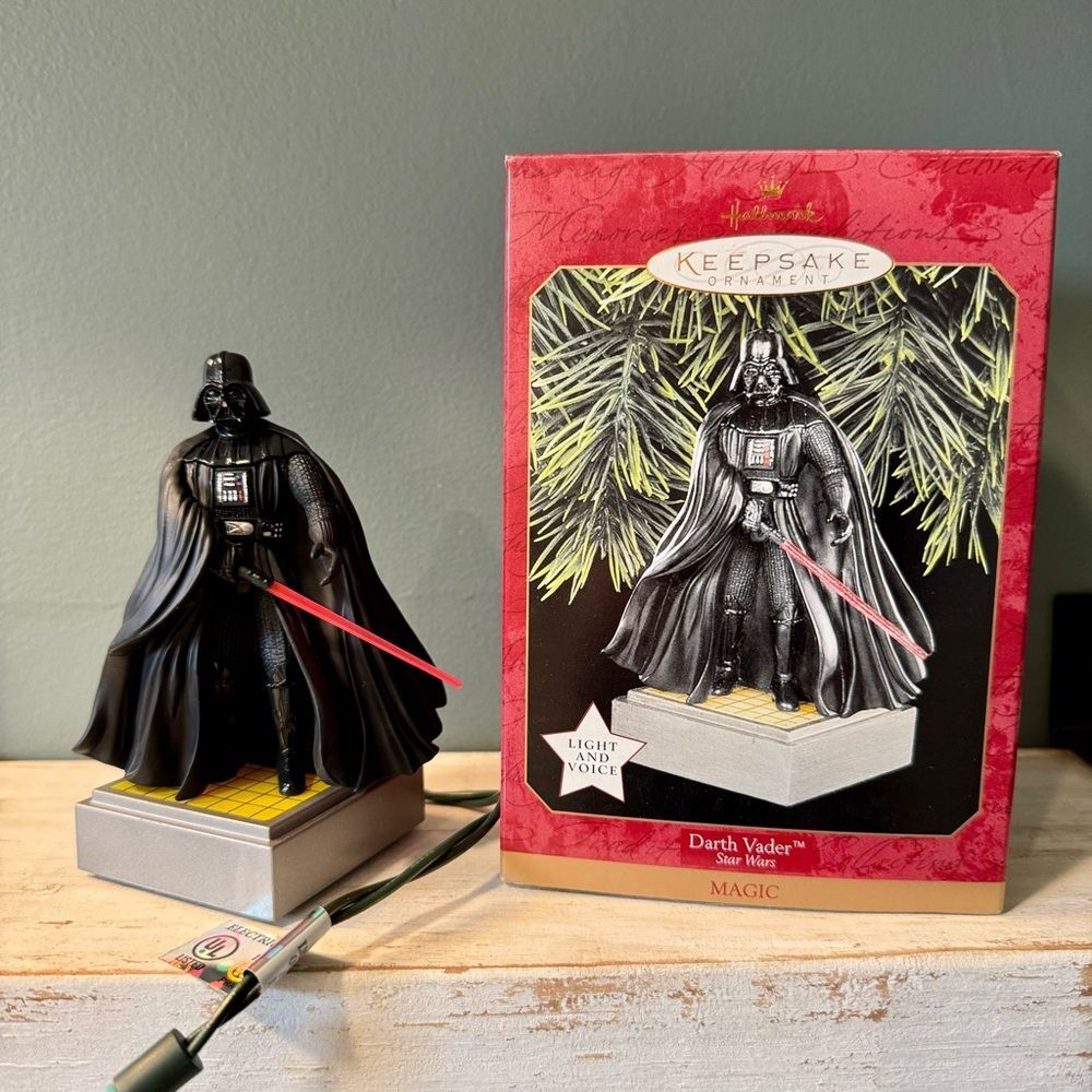 1997 Hallmark Darth Vader Star Wars Magic Vintage Christmas Keepsake Ornament